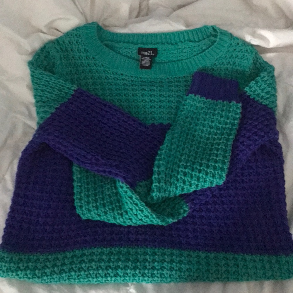 NWOT Lg high low knitted sweater! Rue21
